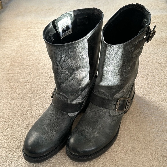 FRYE Veronica Short Boots - Picture 4 of 9